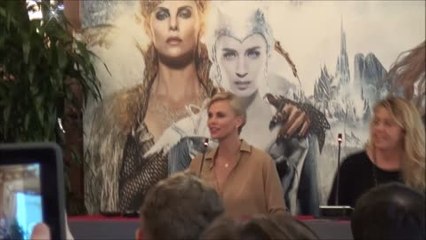 Charlize Theron a Milano: 'Il femminismo nel cinema e nella realtà? Io amo gli uomini'