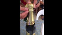 Opening a bottle of sparkling wine - BARTENDING NC2