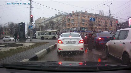 Quand une mendiante te met la honte au feu rouge