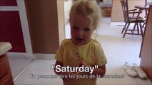 Une petite fille pas encore au point avec les jours de la semaine