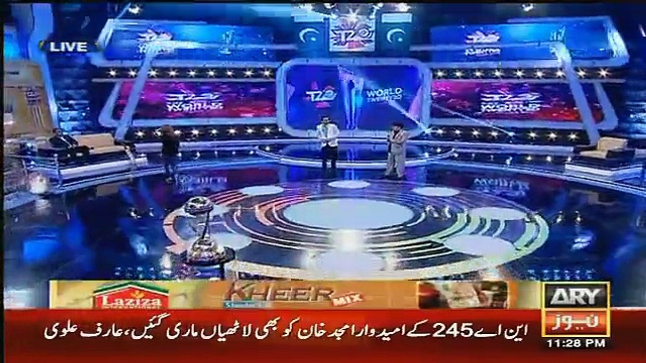 Umar Sharif Insults Basit Ali In Front of Neelum Munir, Check Basit Ali's Reaction