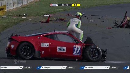 Crash de Sacha Bottemanne - GT Tour 2016 (Nogaro)