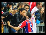 Robert and Anna Lewandowscy Kiss - Lewandowski całuje