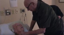 Un Uomo Fa Visita A Sua Moglie In Ospedale: Il Loro Incontro Ci Lascia Senza Parole