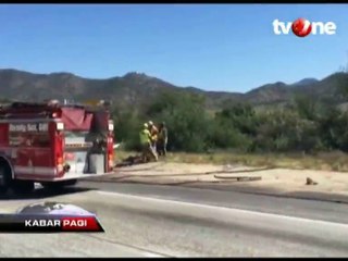 Pesawat Tabrak Mobil, 1 Tewas 3 Luka-luka