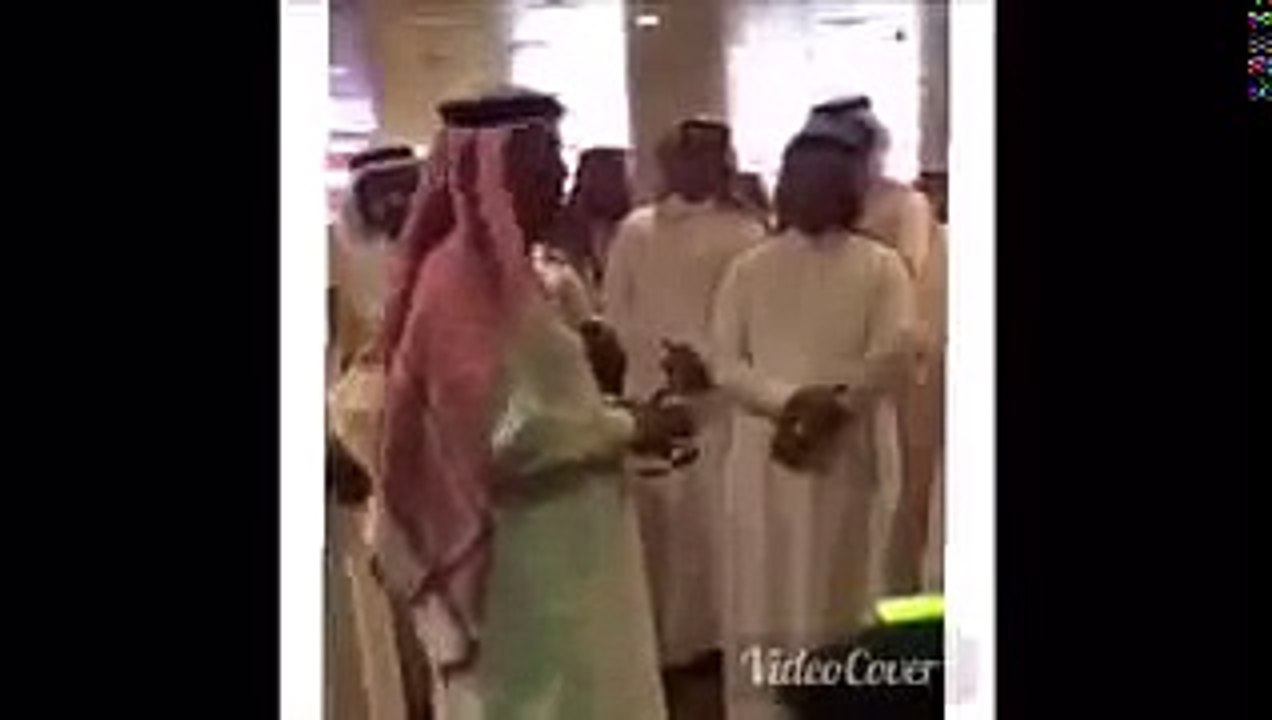 رئيس هيئة الطيران المدني لمدير مطار : "ترضى هذا في بيتك"