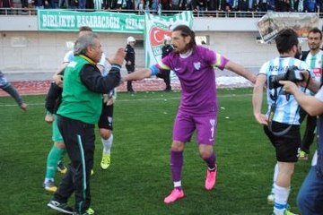 Futbolcuyu Yumrukla Yere Seren Malzemeci: Namus Davası Olduğu İçin Vurdum