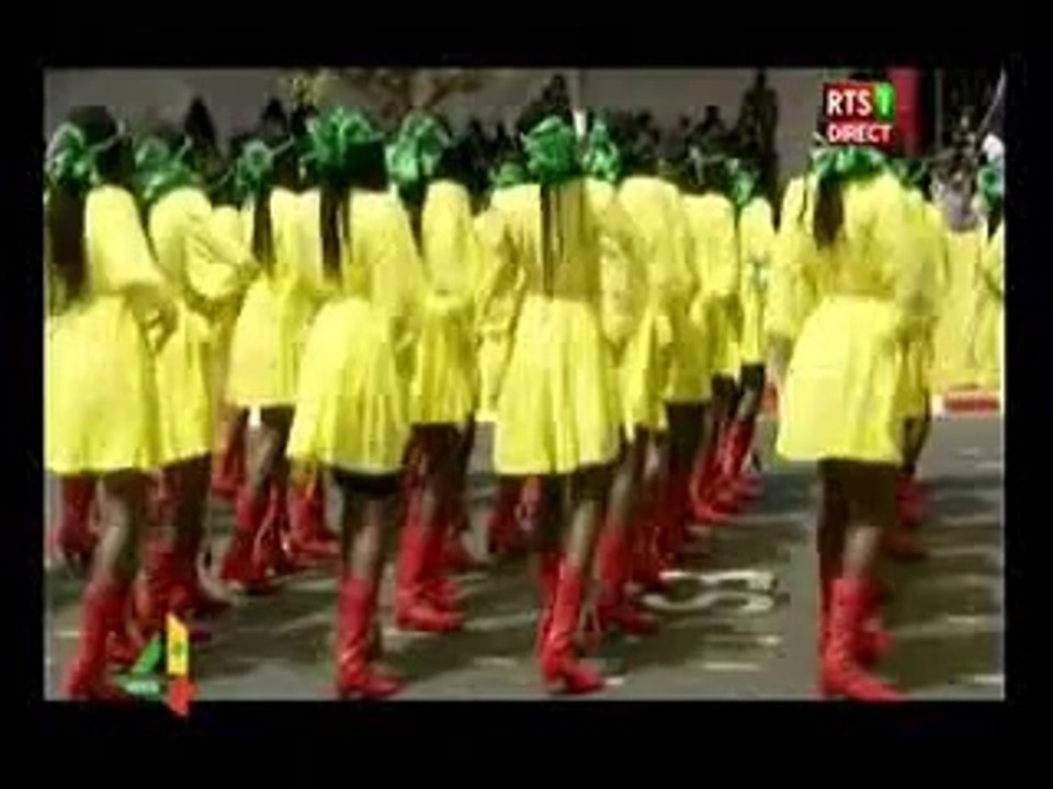 Défilé des majorettes de Kennedy qui rendent hommage à Doudou Ndiaye Coumba Rose