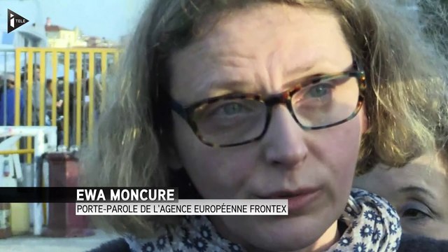 Des migrants rejoignent la Turquie depuis l'île de Lesbos