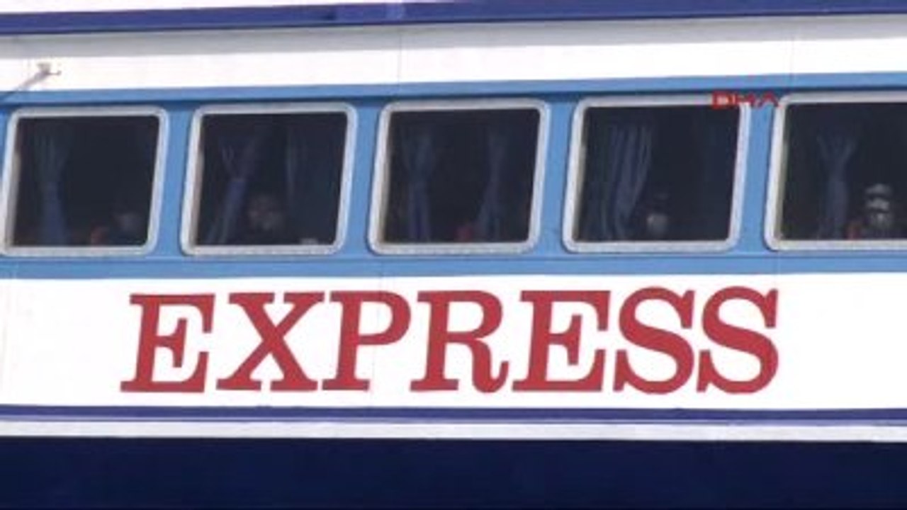 Greece Sends First Migrants Back To Turkey Under Eu Deal