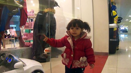 houri arwa djouri  au Park Mall de Sétif le 3 avril 2016.--