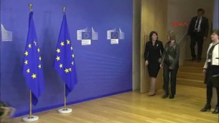 Download Video: Kosova Cumhurbaşkanı Atifete Yahyaga Brüksel?de Mogherini ile Görüştü