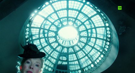 Alicia a través del espejo - Segundo Tráiler Español HD [1080p]