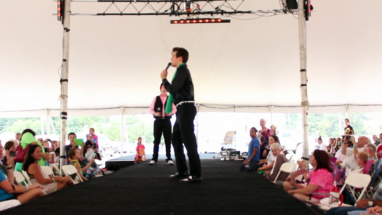 Taylor Rodriguez & Austin Irby sings 'Suspicious Minds' Elvis Week 2015