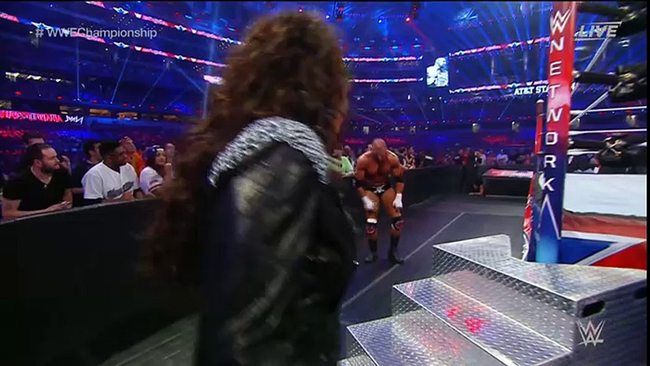 Roman Reigns Vs Triple H - Spere - WWE.WrestleMania. 32. 2016