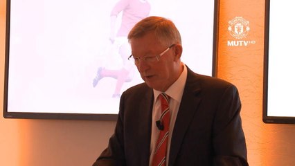 MU - Alex Ferguson rend hommage à Bobby Charlton