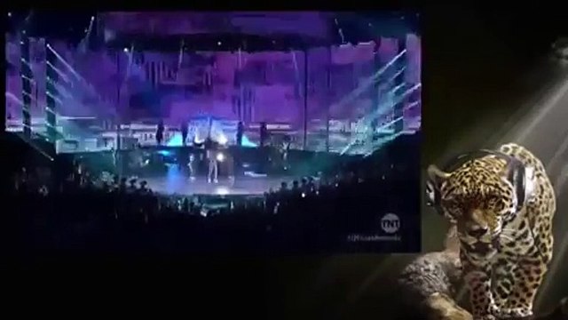 Iggy Azalea Brings 'Team' to the 2016 iHeartRadio Music Awards