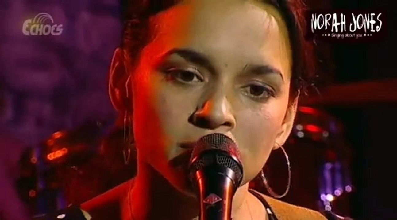 Norah Jones - Singing About You (Live in Concert) 5