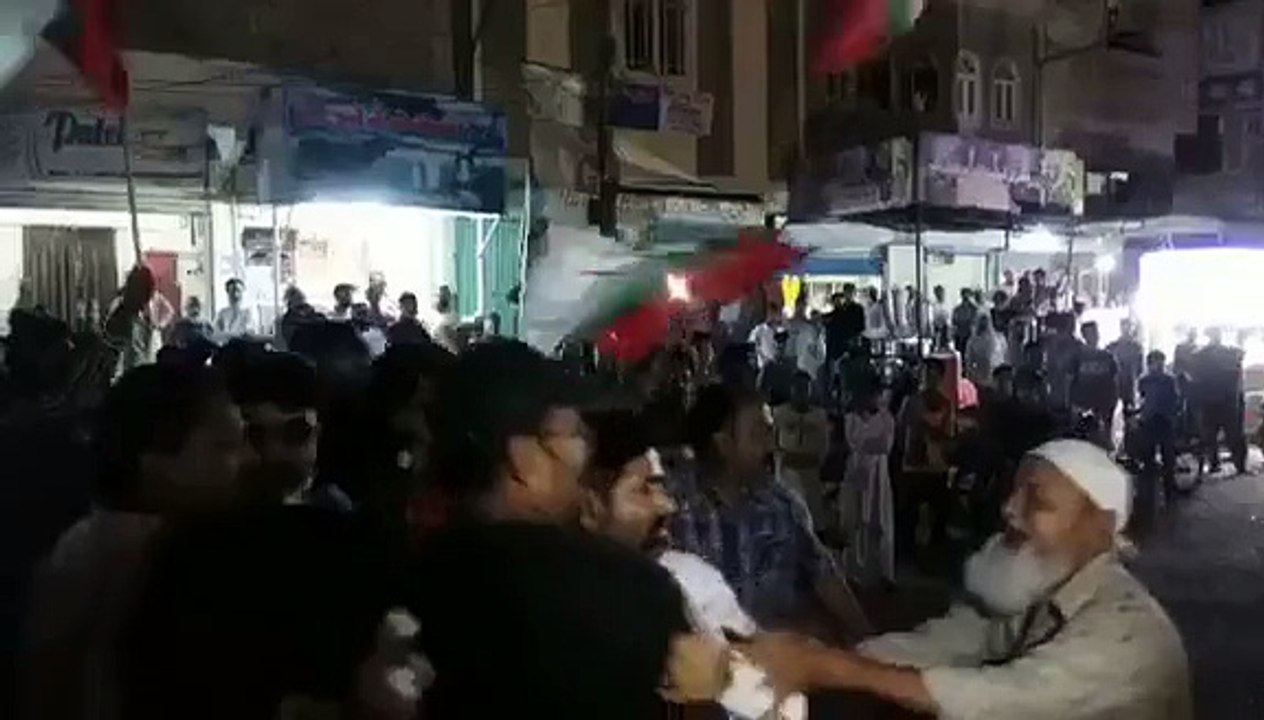Footage of MQM, Haqiqi workers' clash in Lines Area
