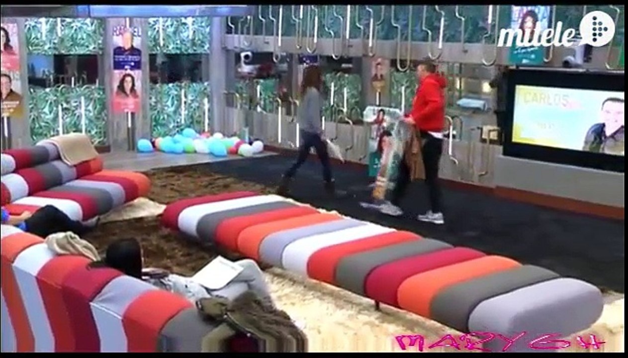 LEEN LOS MENSAJES REDES (CARLOS DE 10) #GHVIPDIRECTO