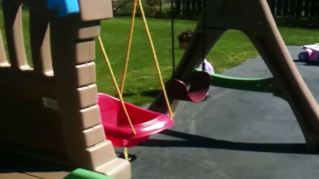 Little Girl Mistakes Dogs Poop For Easter Egg