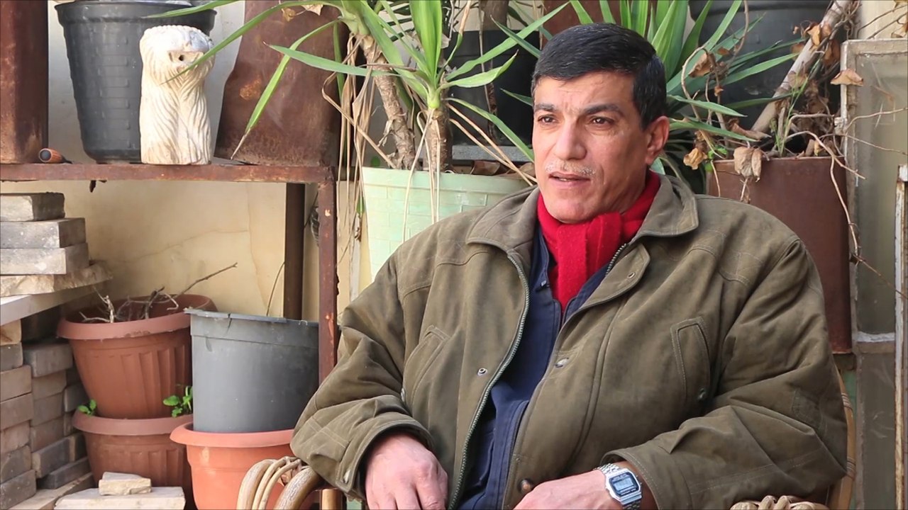 حلبي يرفض مغادرة منزله الواقع عند خطوط التماس