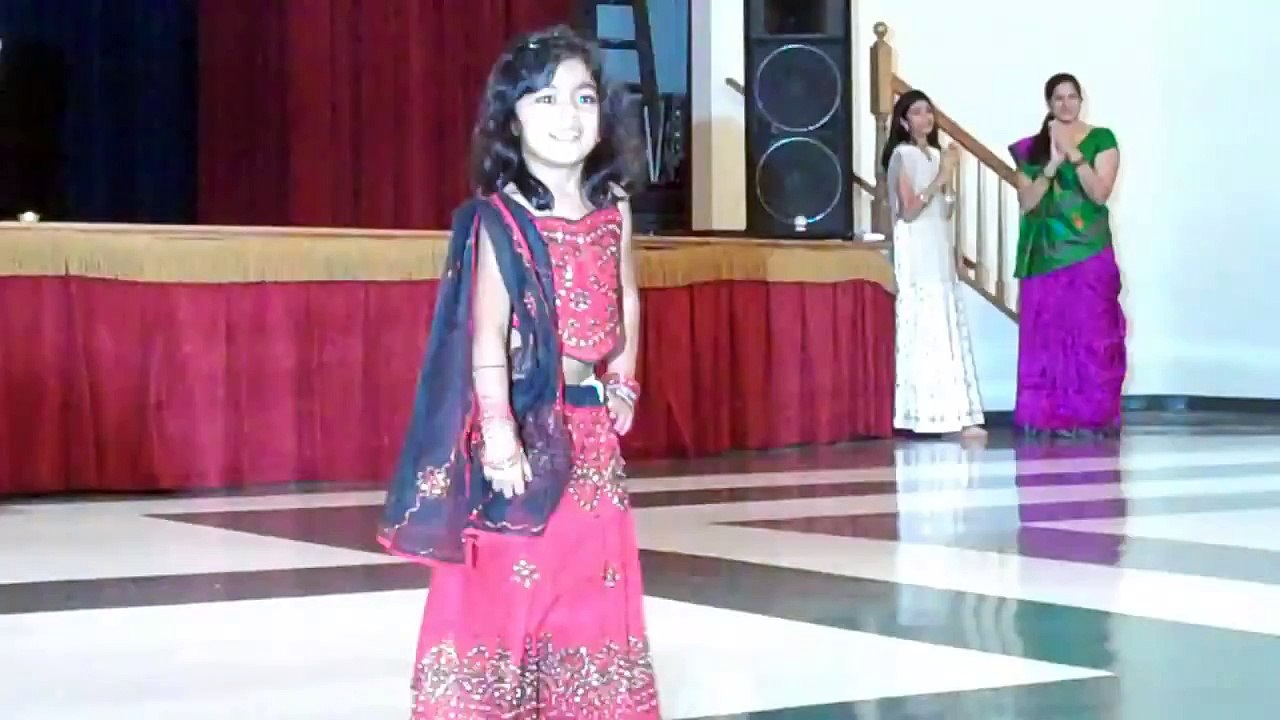 Girls Dance at Mehndi -Indian wedding Dance