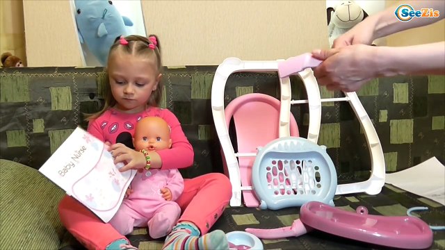 Кукла Ненуко и Ярослава. Подарки для куклы – Столик для кормления. Кормим Куклу. Распаковка игрушек