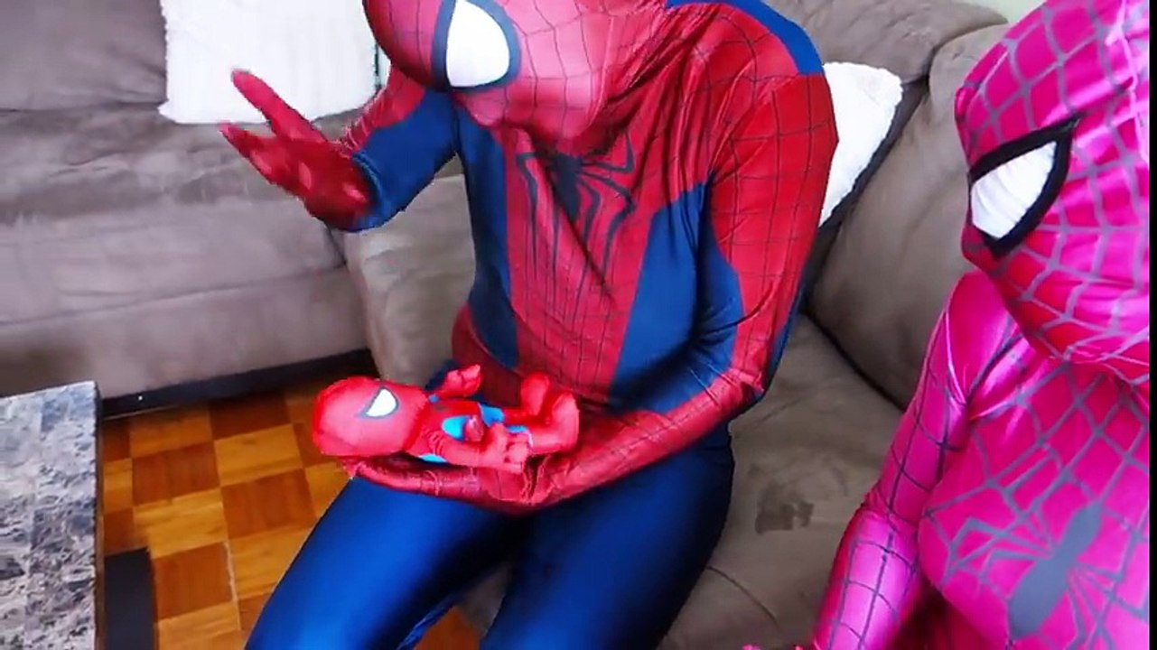 Spiderman & Frozen Elsa vs Maleficent! w  Pink...