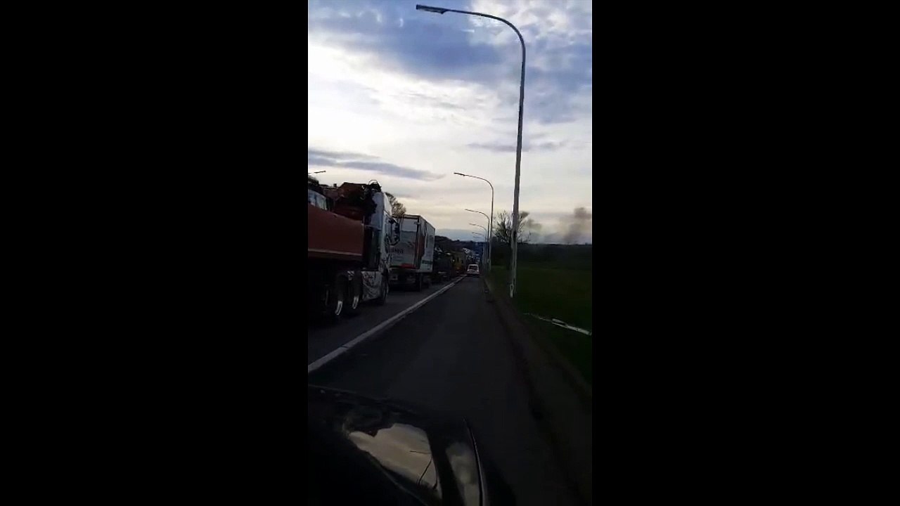 Taxe kilométrique : les voitures doivent rouler sur la bande d'arrêt d'urgence