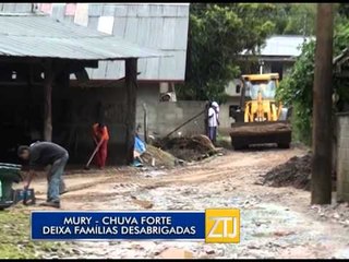 05-02-2015 - CHUVA FORTE DEIXA FAMÍLIAS DESABRIGADAS EM MURY - ZOOM TV JORNAL