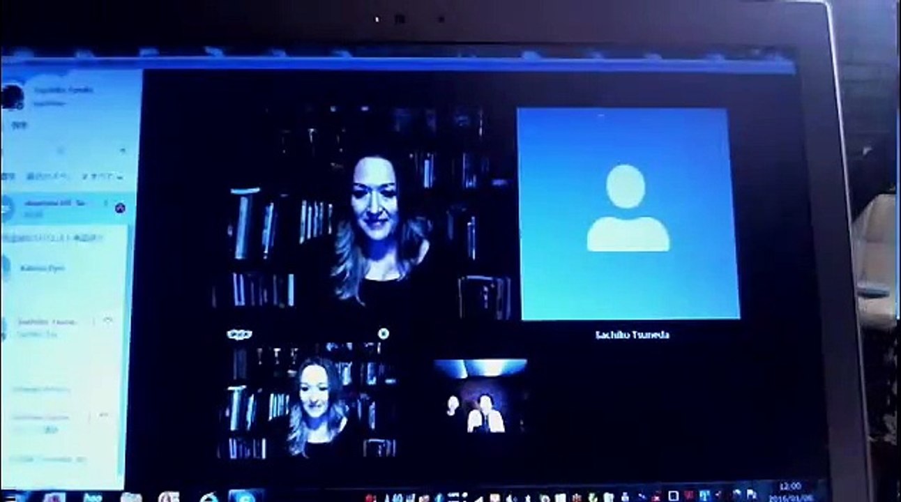 メイクアップアーティストのドミニー・ティル　SkypeにてLAより生�