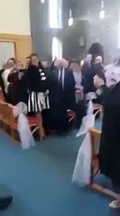 Toujours surveiller son enfant pendant un mariage