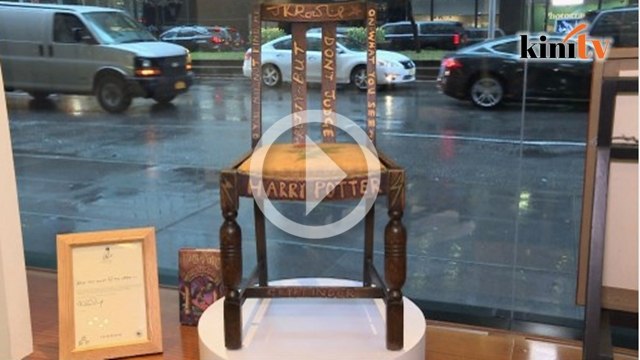 Kerusi J.K Rowling penulis buku Harry Potter dilelong