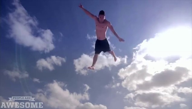 Trampoline stunts at the Beach! People are Awesome-Trends