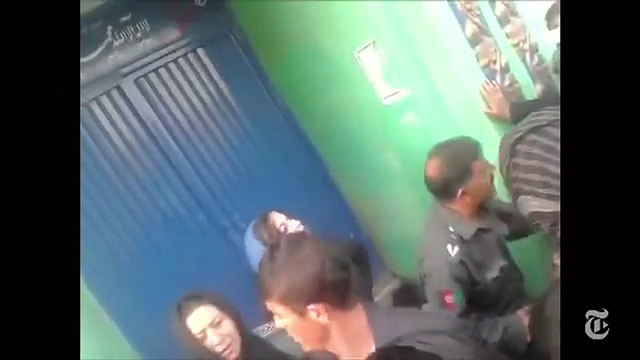 SHOCKING GRAPHIC VIDEO NON ISIS MUSLIM Mob Rips Woman Apart