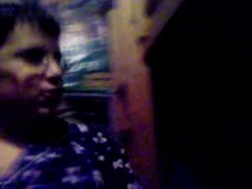 Hugo qui joue à un jeu vidéo