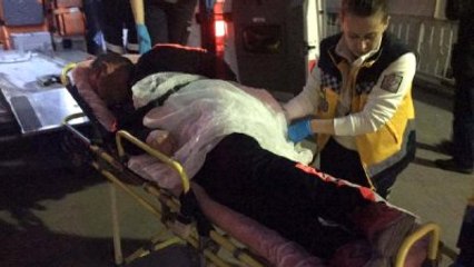 Otostop Yapan 2 Kızı Aracına Aldı, Bıçaklandı