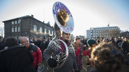 İzlanda'da Panama belgeleri protestosu