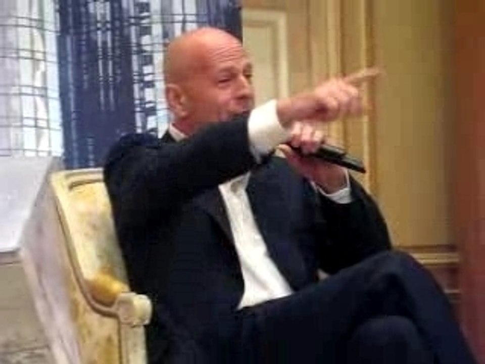 BRUCE WILLIS IS HARD BUT FUN