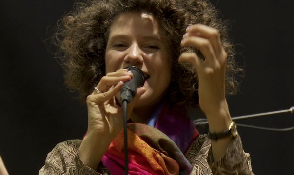 Cyrille Aimée interprète Estrellitas y duendes | Le live de la Matinale
