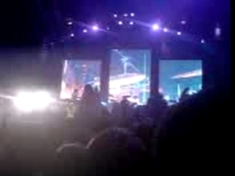 Guns n Roses 2007 Melbourne November Rain Extrait