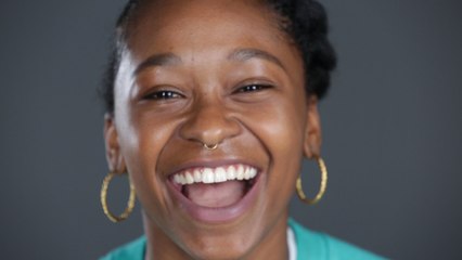 Pouvez -vous regarder Cette Sans Sourire