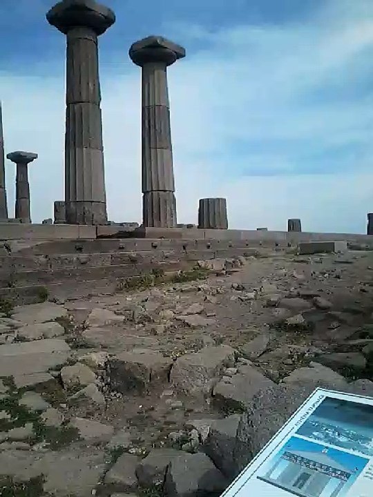 İzmir-Kusadasi-Selçuk-Efes Profesyonel Turist Rehberi Geziyor ve Anlatıyor-Assos Atena tapinagi