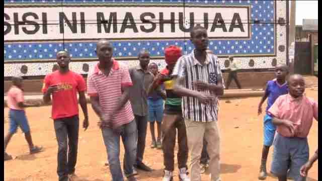 El arte de vivir entre chabolas en Kenia