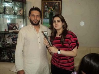Beautiful Wife Shahid Afridi - Dailymotion