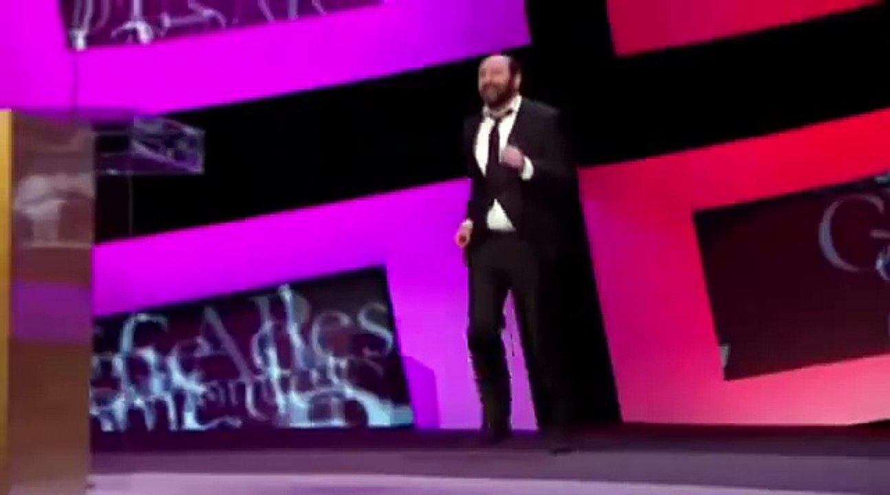 Kad Merad tombe aux Césars et détruit le décors