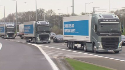 Les ministres de la Mobilité testent les camions automatisés