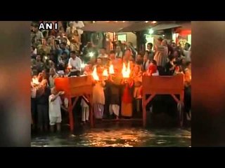 Ganga Aarti performed at Haridwar on Mahashivratri