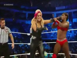 W.W. ENTERTAINMENT women Wrestling